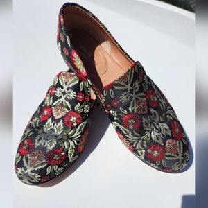 Lewit Shoes